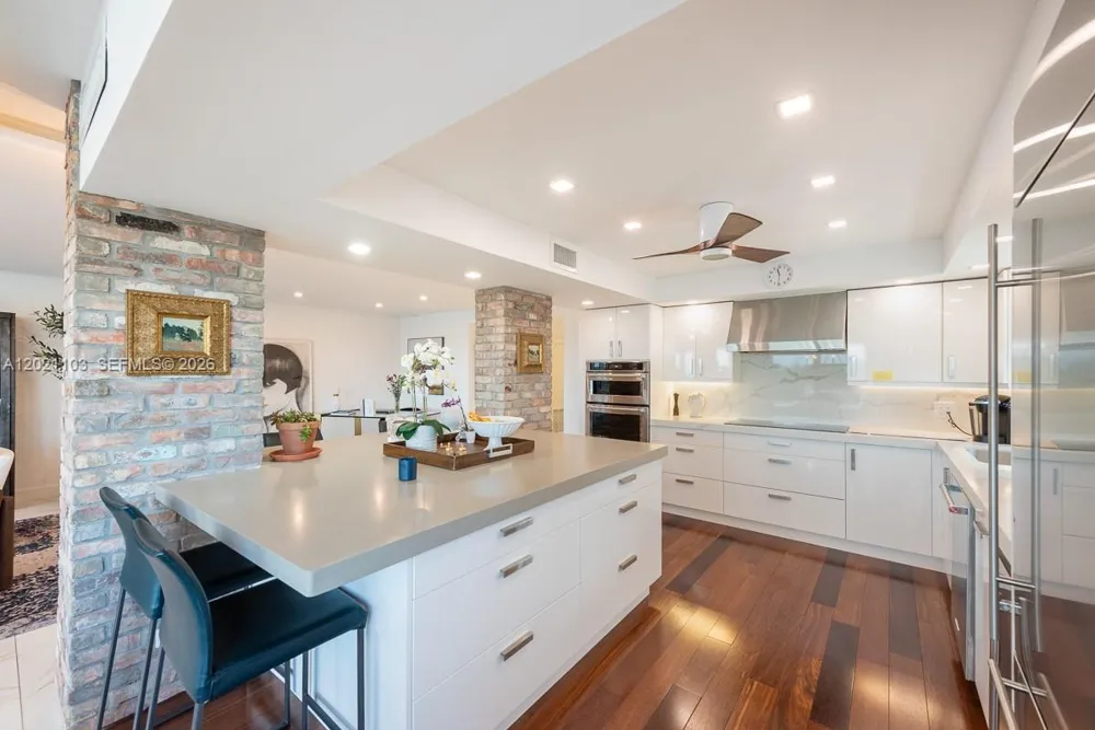 10180 W Bay Harbor Dr #4A Bay Harbor Islands, FL 33154