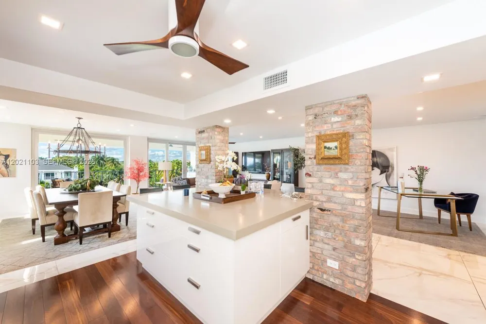 10180 W Bay Harbor Dr #4A Bay Harbor Islands, FL 33154