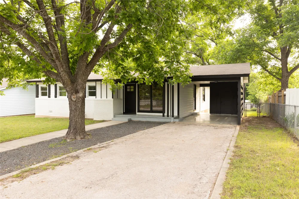 22 Steele Street Lampasas, TX 76550