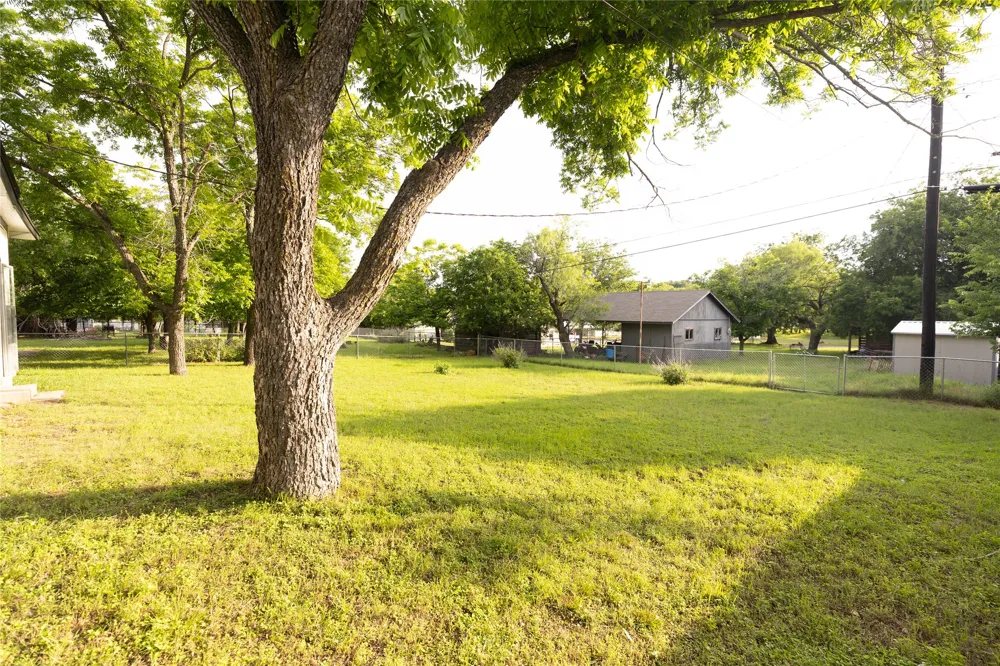 22 Steele Street Lampasas, TX 76550