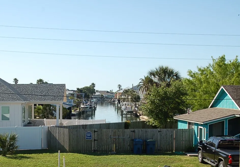 1 Jamaica Drive Rockport, TX 78382