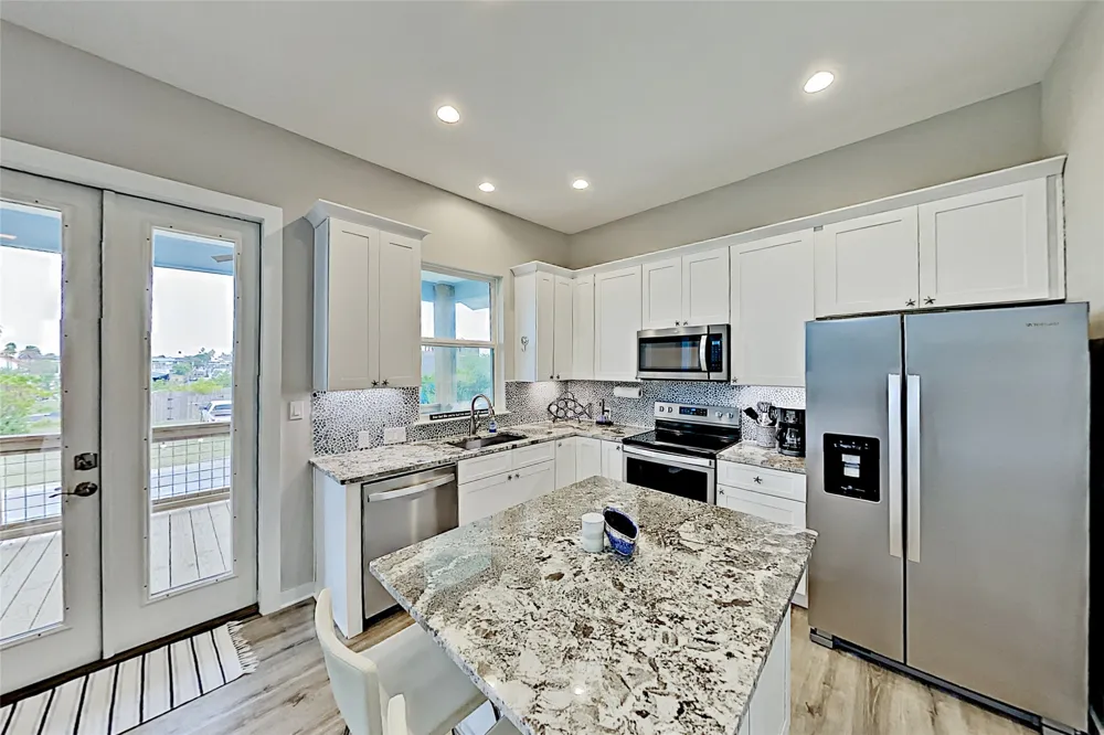 1 Jamaica Drive Rockport, TX 78382