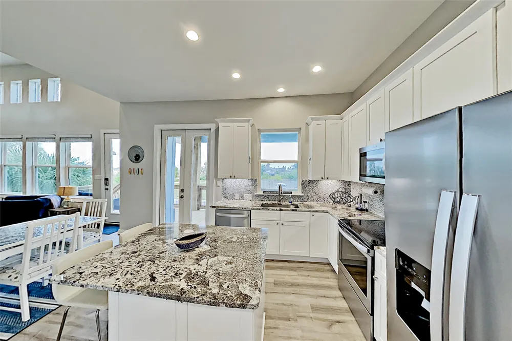 1 Jamaica Drive Rockport, TX 78382