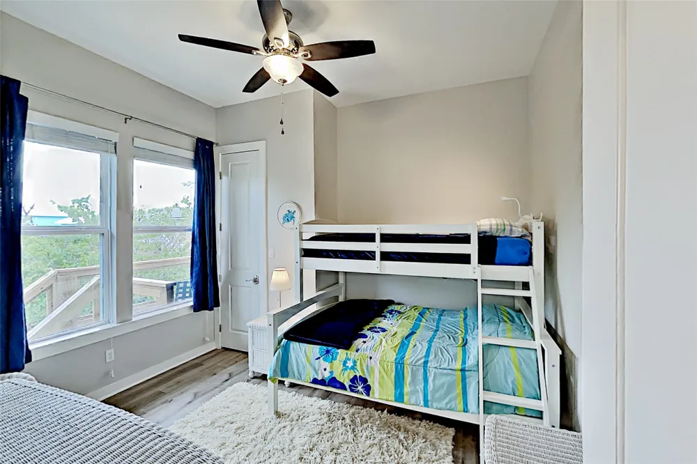 1 Jamaica Drive Rockport, TX 78382