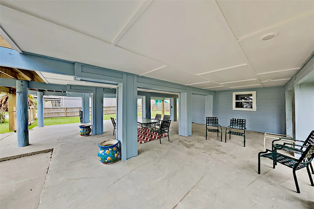 1 Jamaica Drive Rockport, TX 78382
