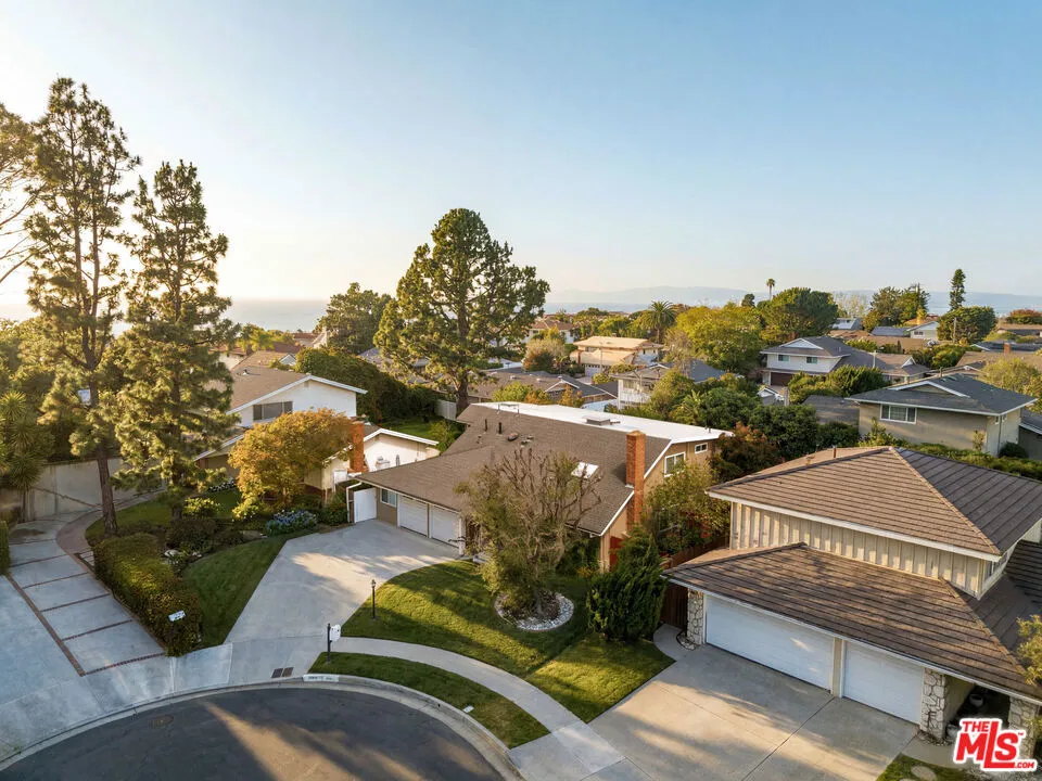 6125 Queenridge Drive Rancho Palos Verdes, CA 90275