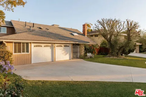 6125 Queenridge Drive