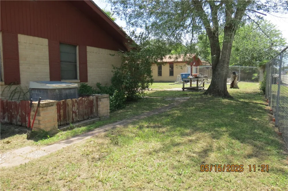 1100 E Gramman Street Beeville, TX 78102