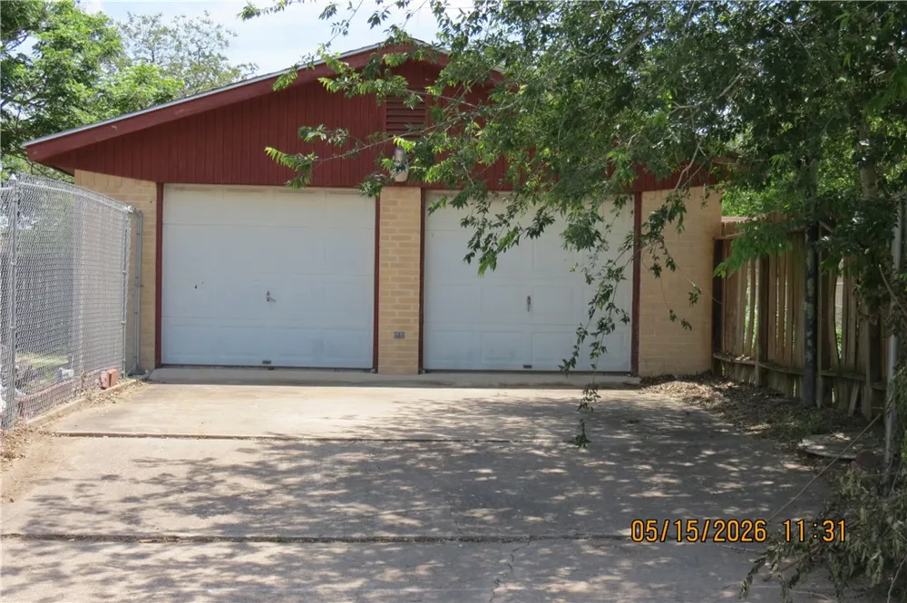 1100 E Gramman Street Beeville, TX 78102