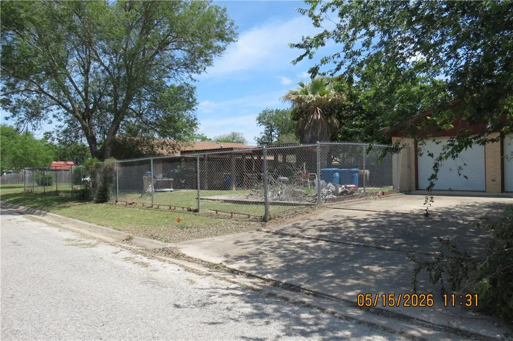 1100 E Gramman Street Beeville, TX 78102