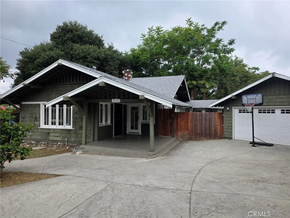 2121 Garfield Altadena, CA 91001