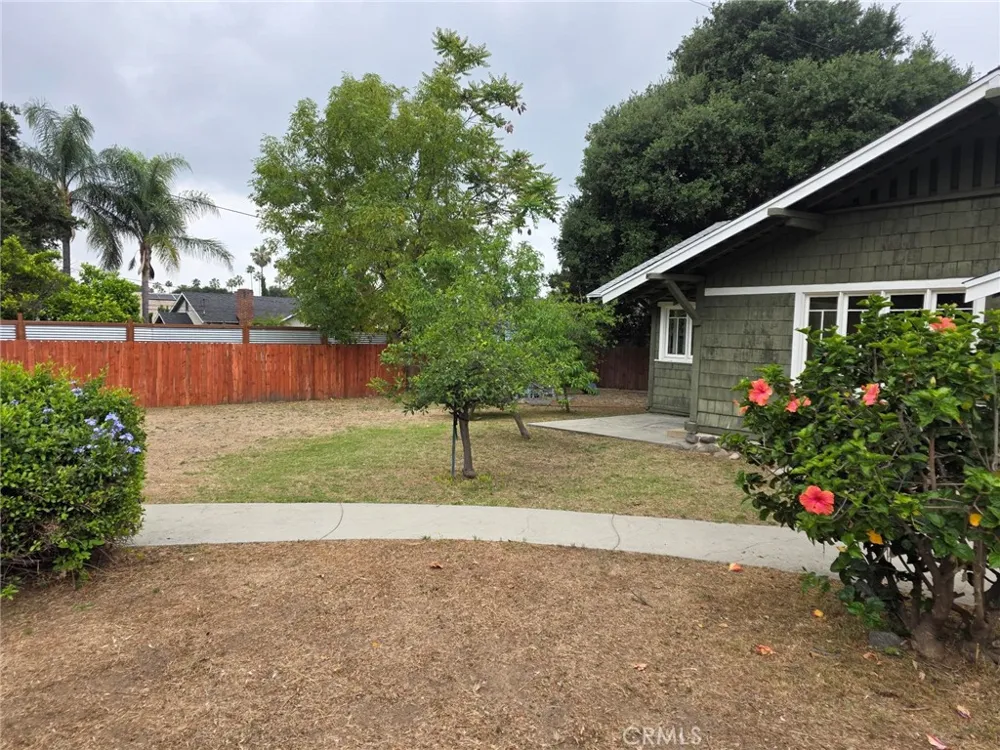 2121 Garfield Altadena, CA 91001
