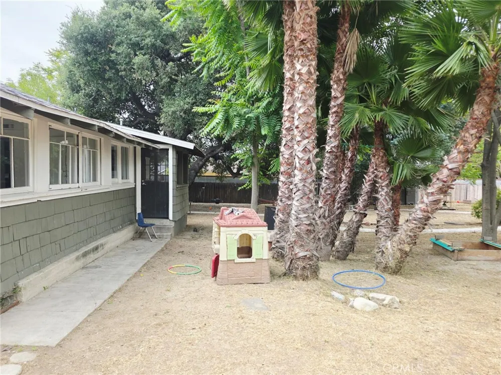 2121 Garfield Altadena, CA 91001