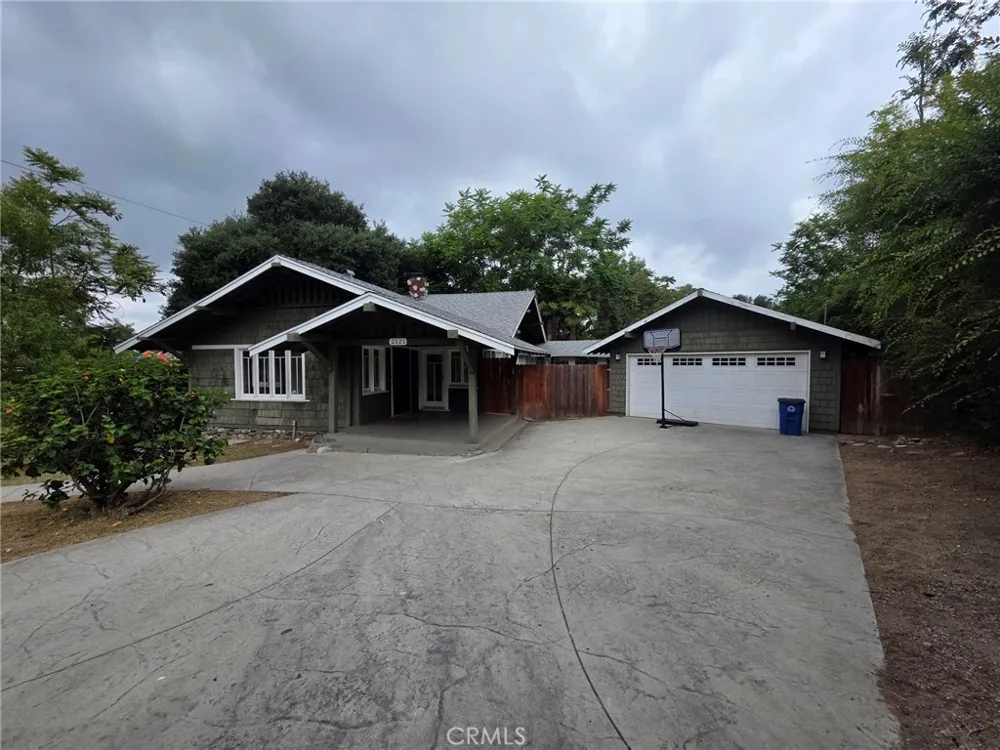 2121 Garfield Altadena, CA 91001