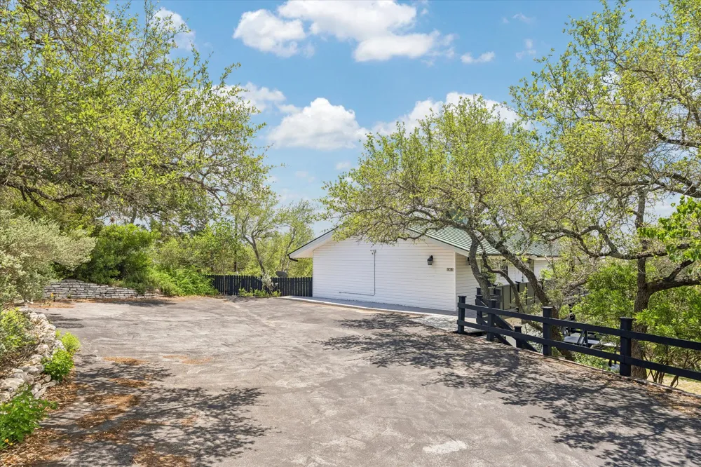 1203 Lakefield Canyon Lake, TX 78133