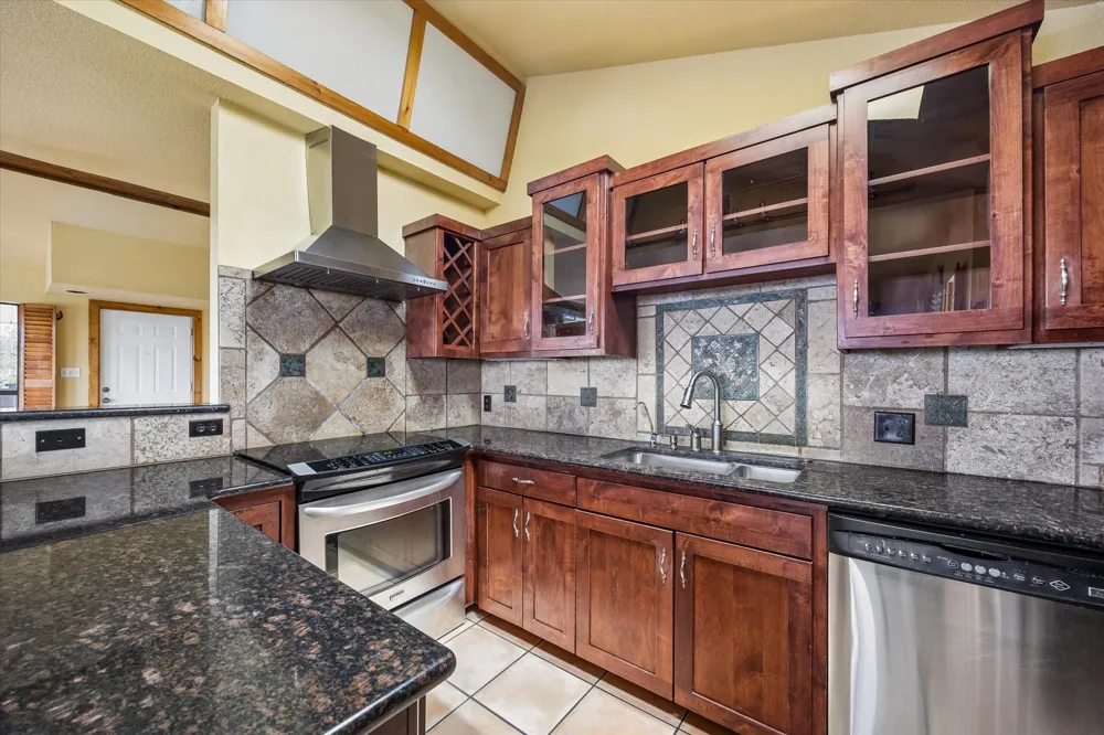 1203 Lakefield Canyon Lake, TX 78133
