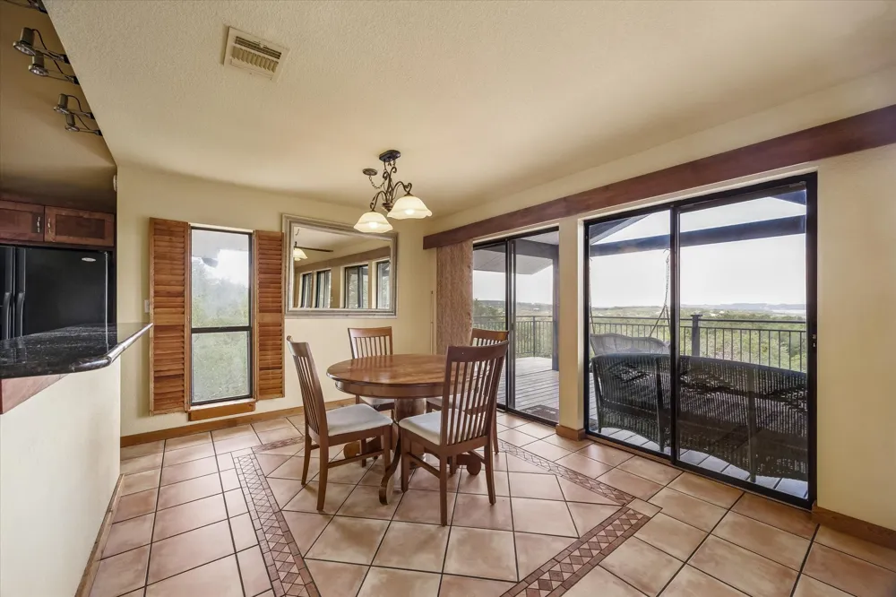 1203 Lakefield Canyon Lake, TX 78133