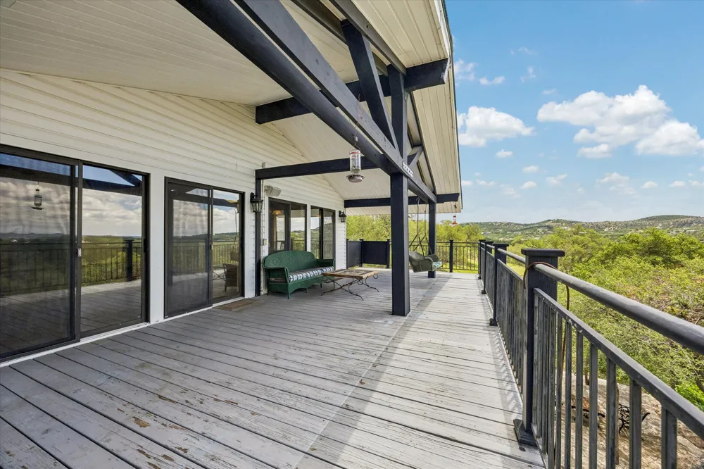 1203 Lakefield Canyon Lake, TX 78133