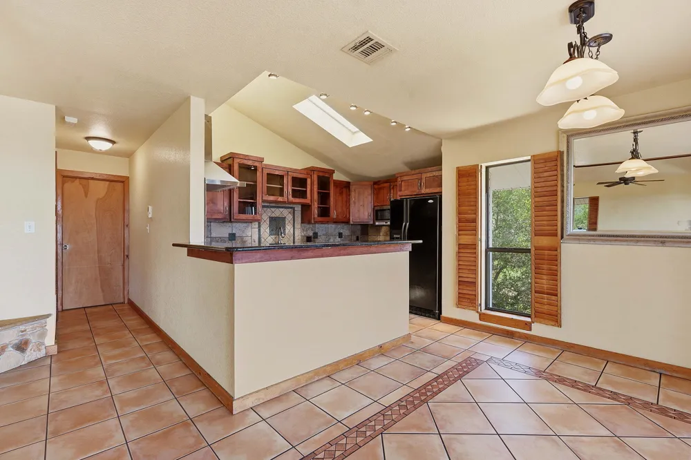 1203 Lakefield Canyon Lake, TX 78133