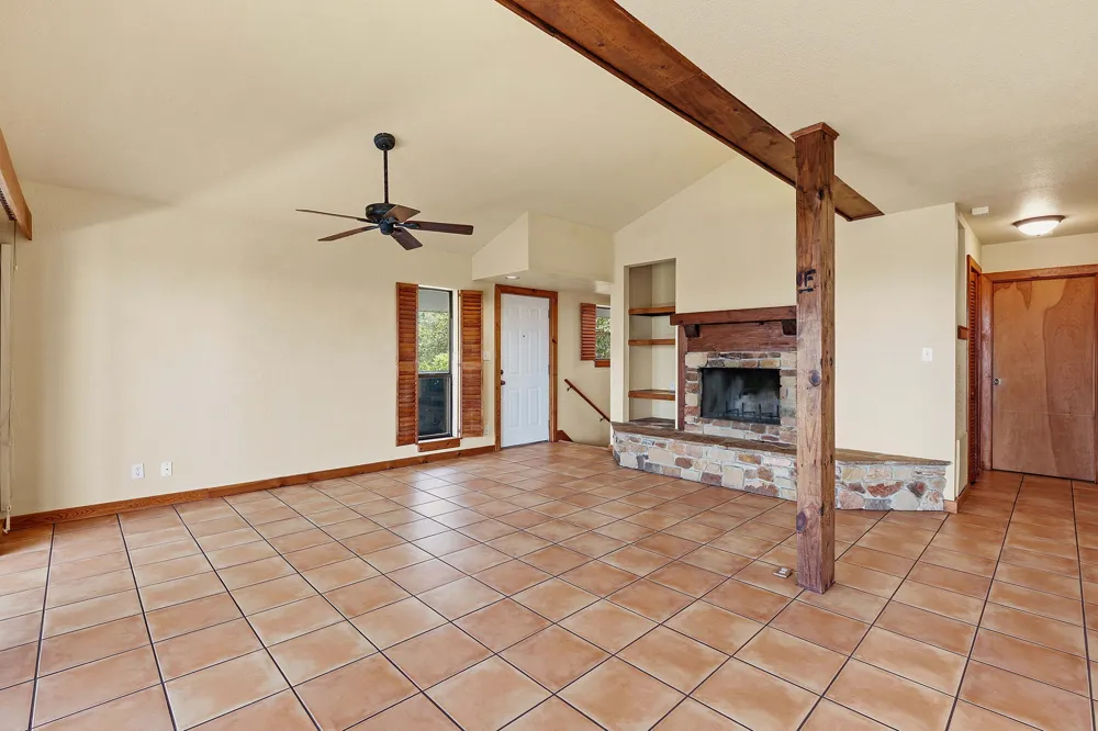 1203 Lakefield Canyon Lake, TX 78133