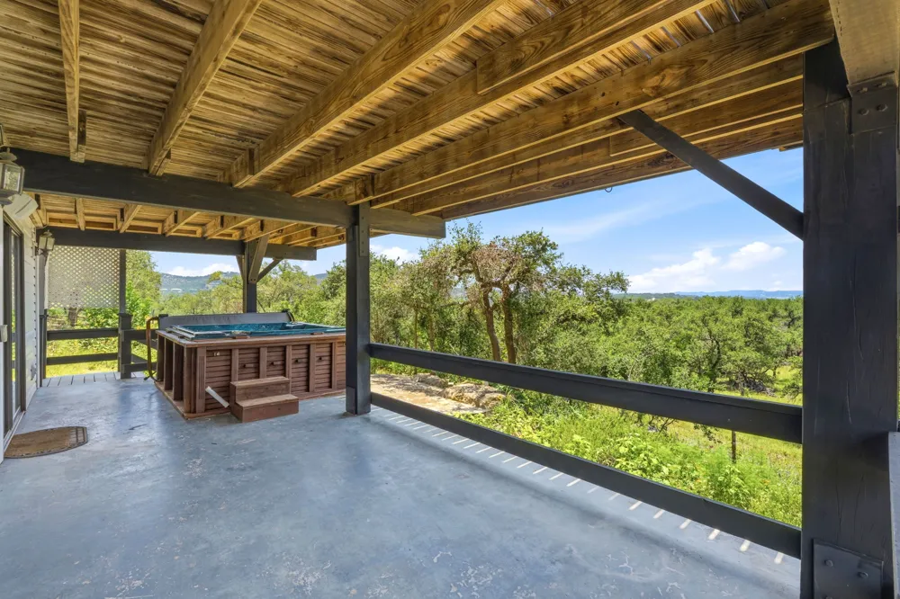 1203 Lakefield Canyon Lake, TX 78133