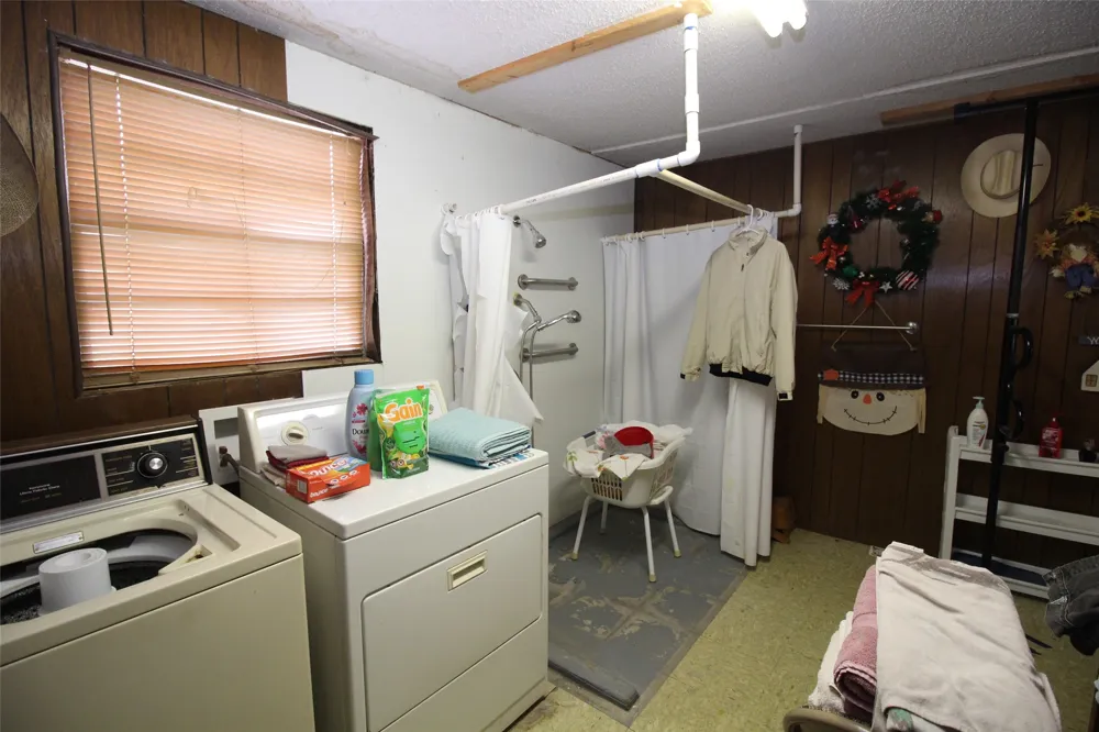 1001 SE 4th Street Knox City, TX 79529