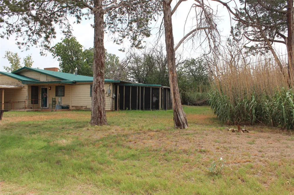 1001 SE 4th Street Knox City, TX 79529