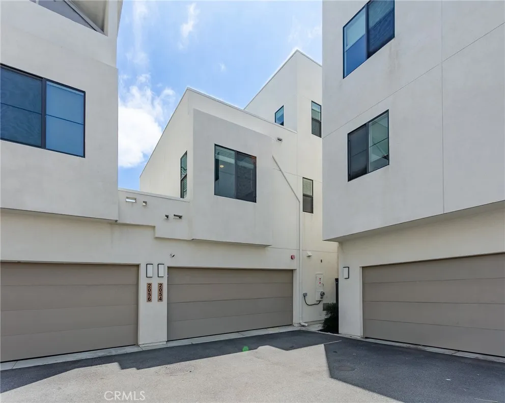 2054 Mylitta Gardena, CA 90249