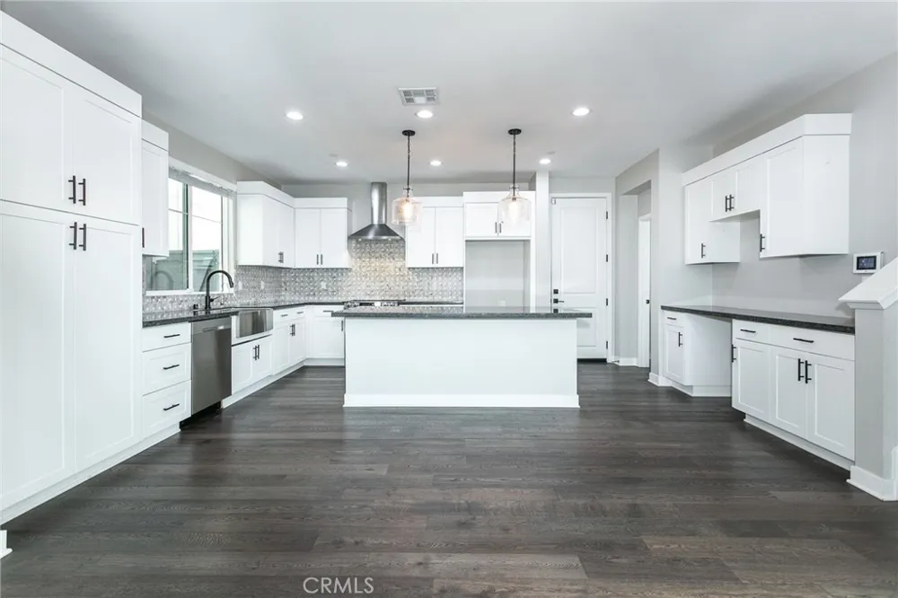2054 Mylitta Gardena, CA 90249