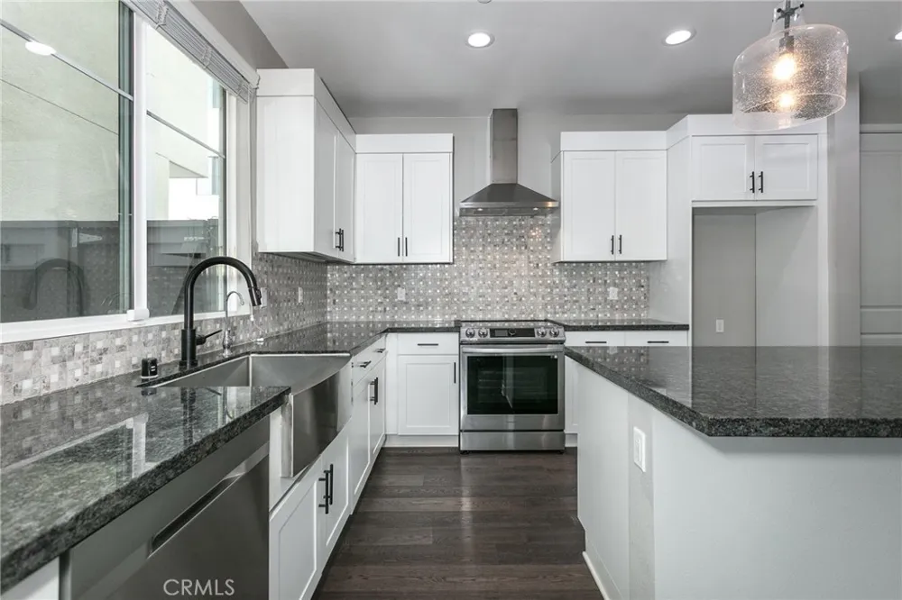 2054 Mylitta Gardena, CA 90249