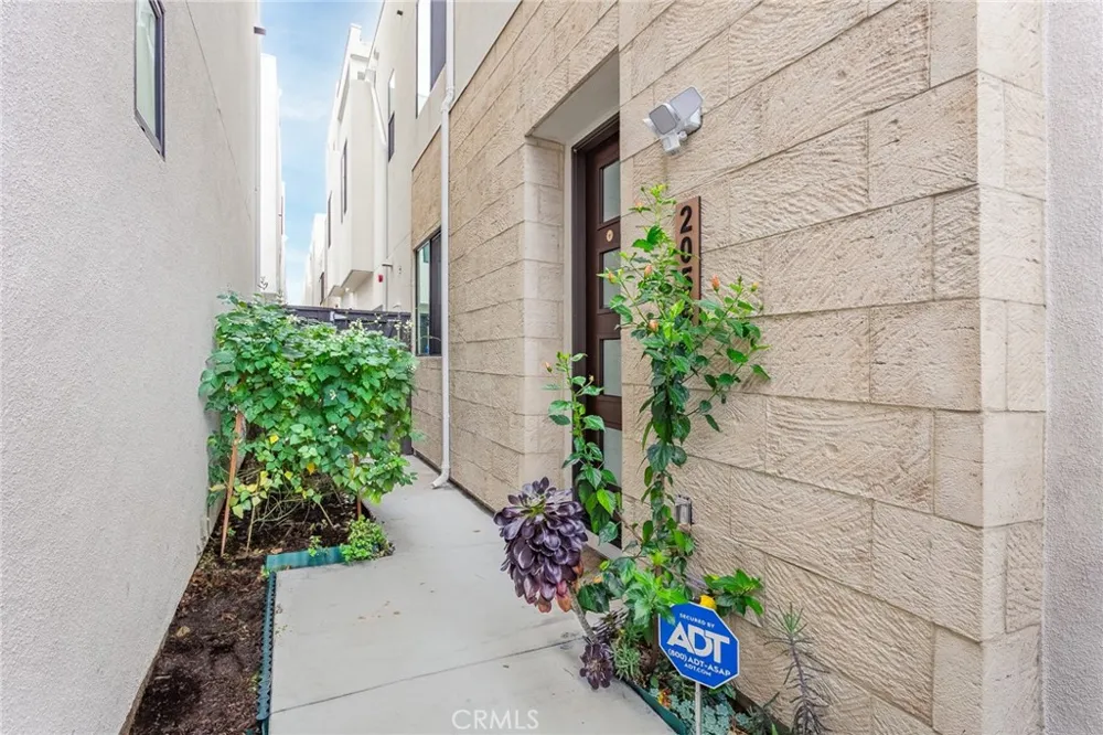 2054 Mylitta Gardena, CA 90249