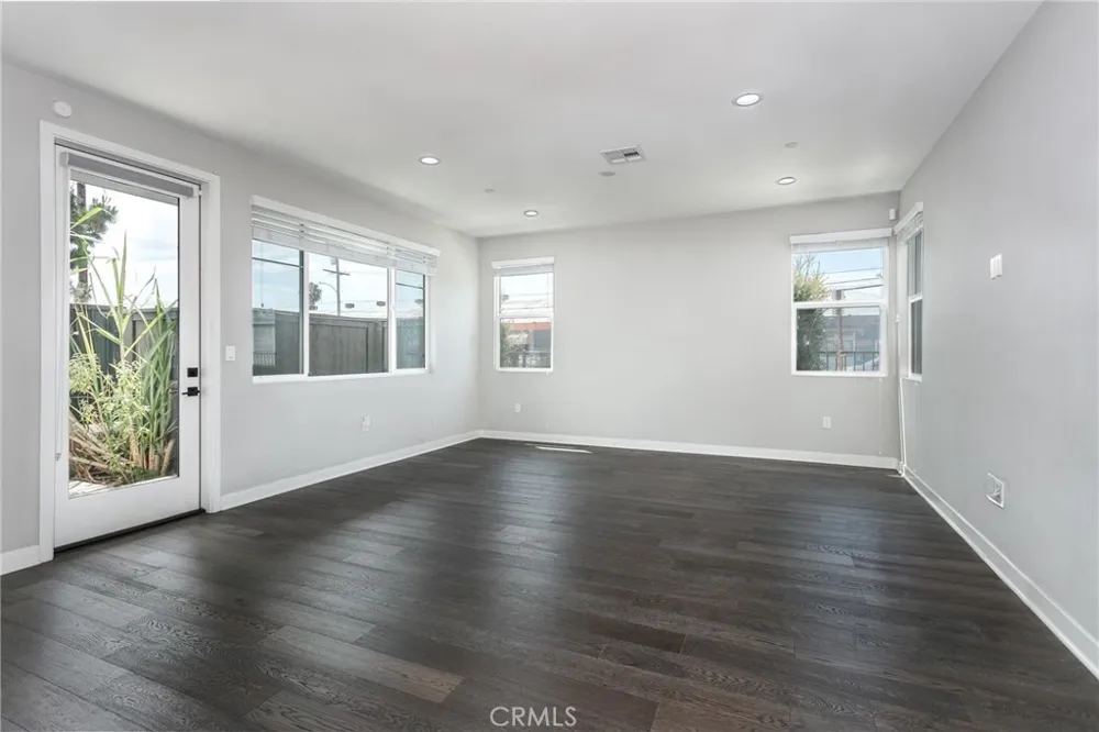 2054 Mylitta Gardena, CA 90249