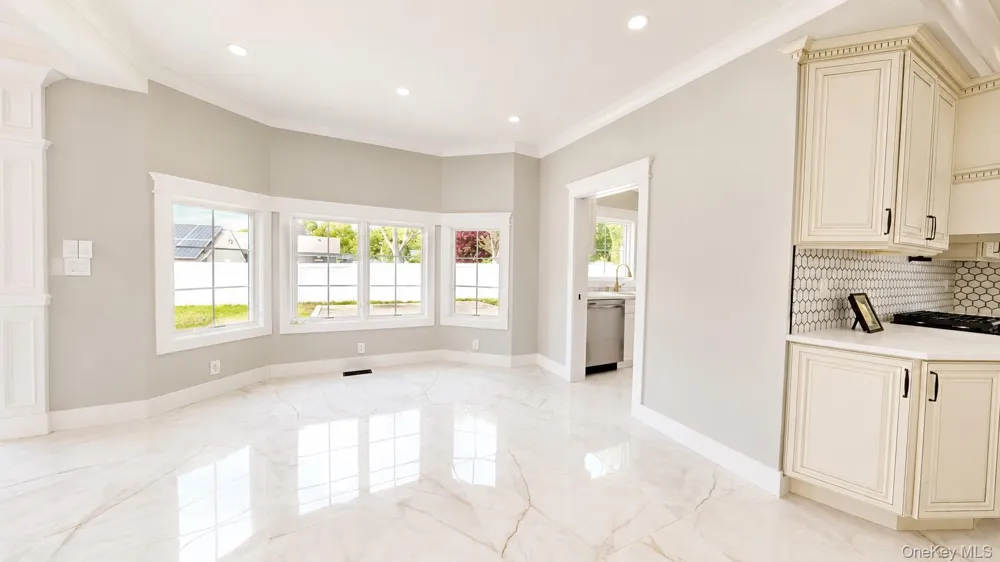 26 Kingston Avenue Hicksville, NY 11801