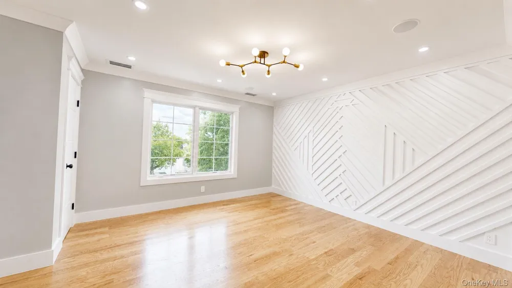 26 Kingston Avenue Hicksville, NY 11801