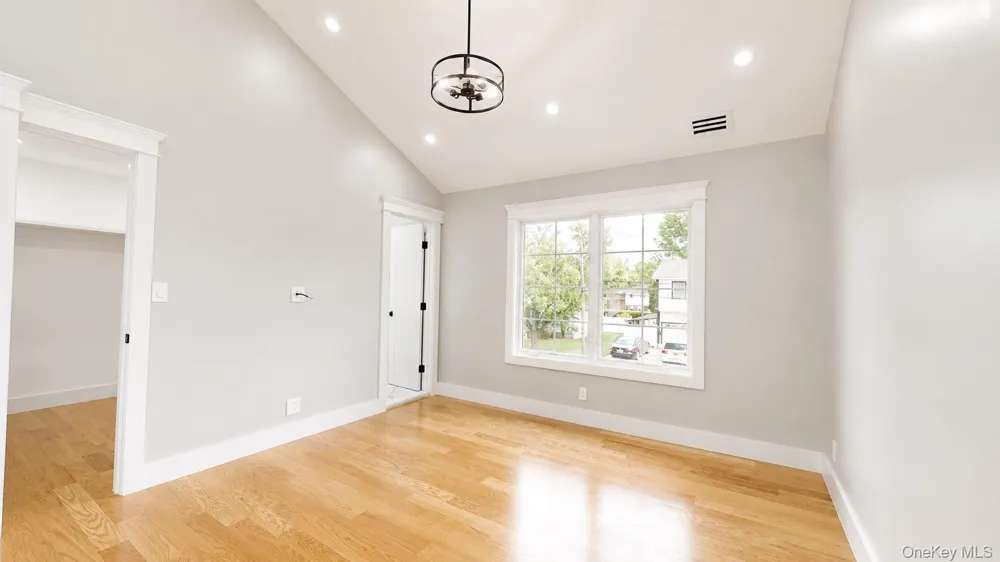 26 Kingston Avenue Hicksville, NY 11801