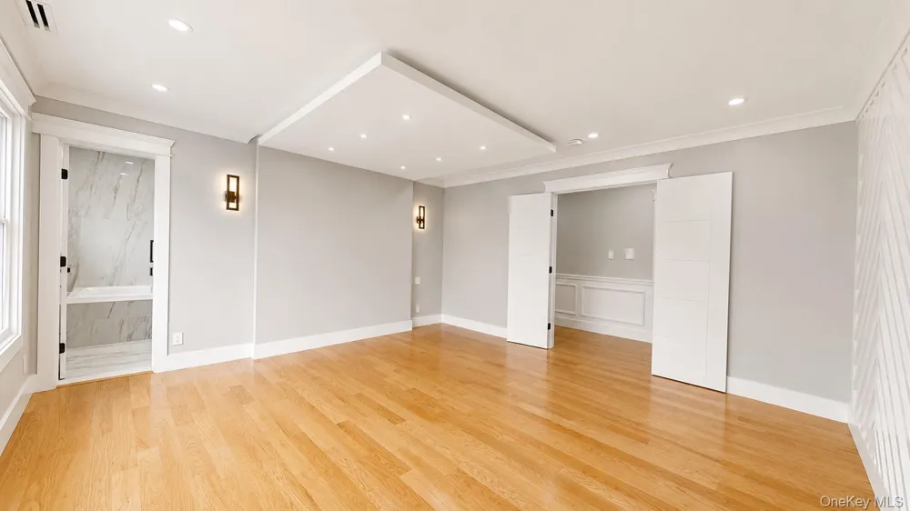 26 Kingston Avenue Hicksville, NY 11801