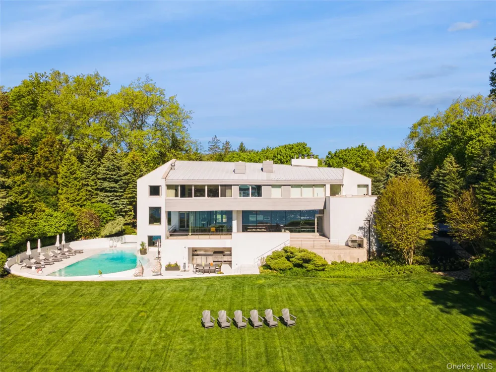 183 Old Field Road Old Field, NY 11733