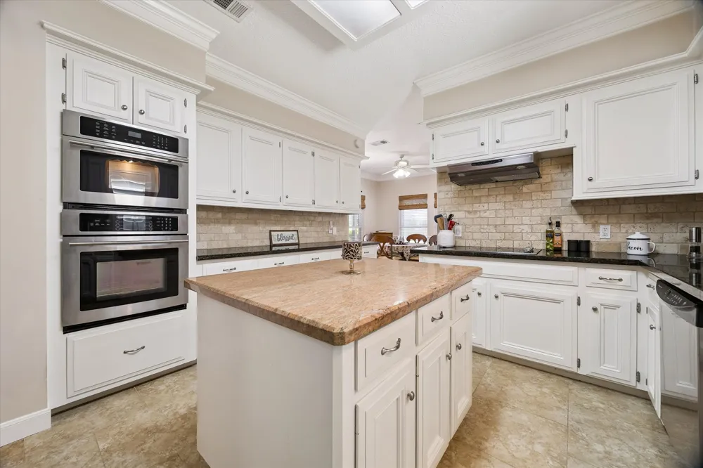 15111 Rose Cottage Drive Houston, TX 77069