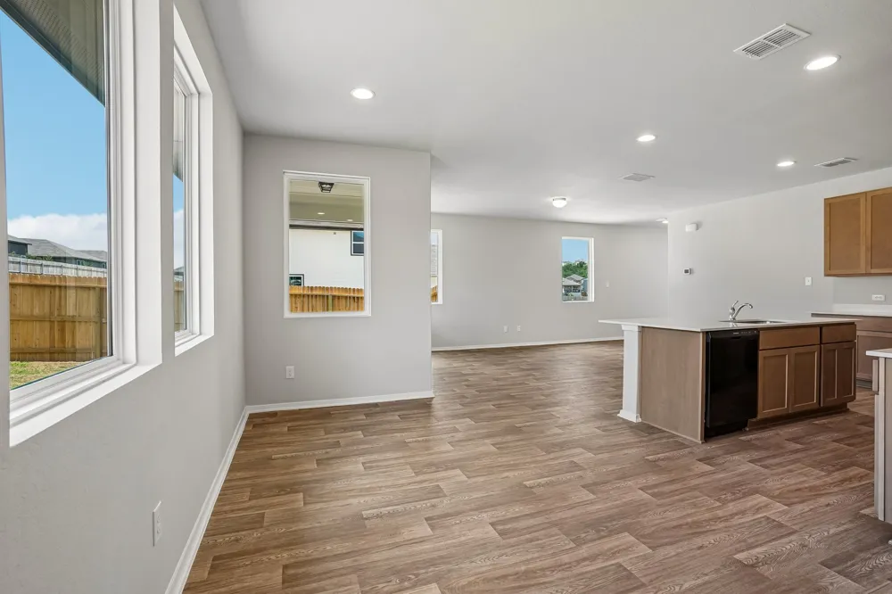 15423 Bonnethead Road San Antonio, TX 78245