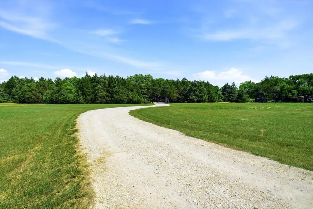 180 E Greer Road Sadler, TX 76264