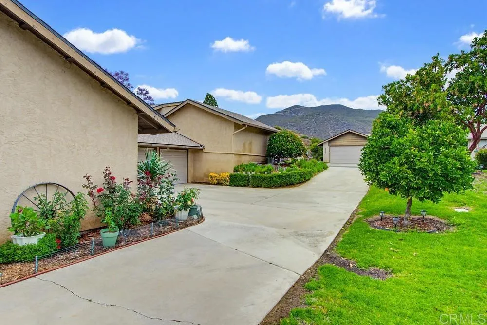 1637 Pala Lake Drive Fallbrook, CA 92028