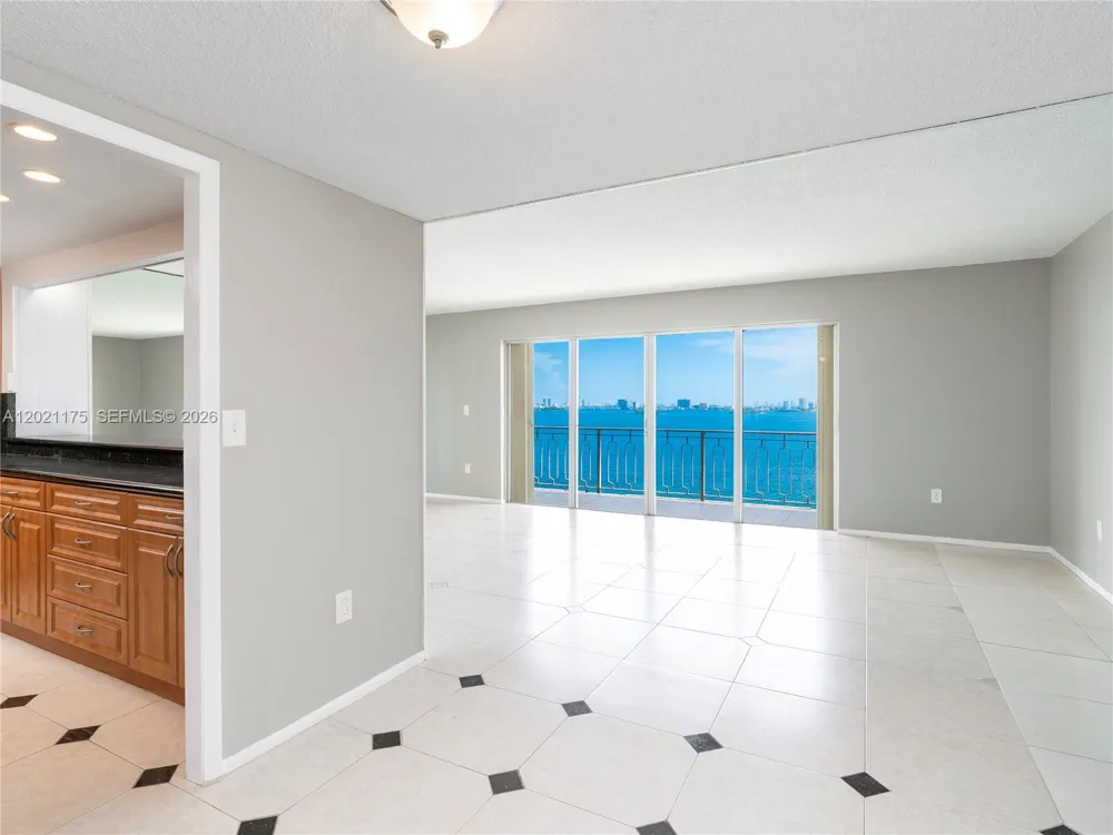 11111 Biscayne Blvd #912 Miami, FL 33181