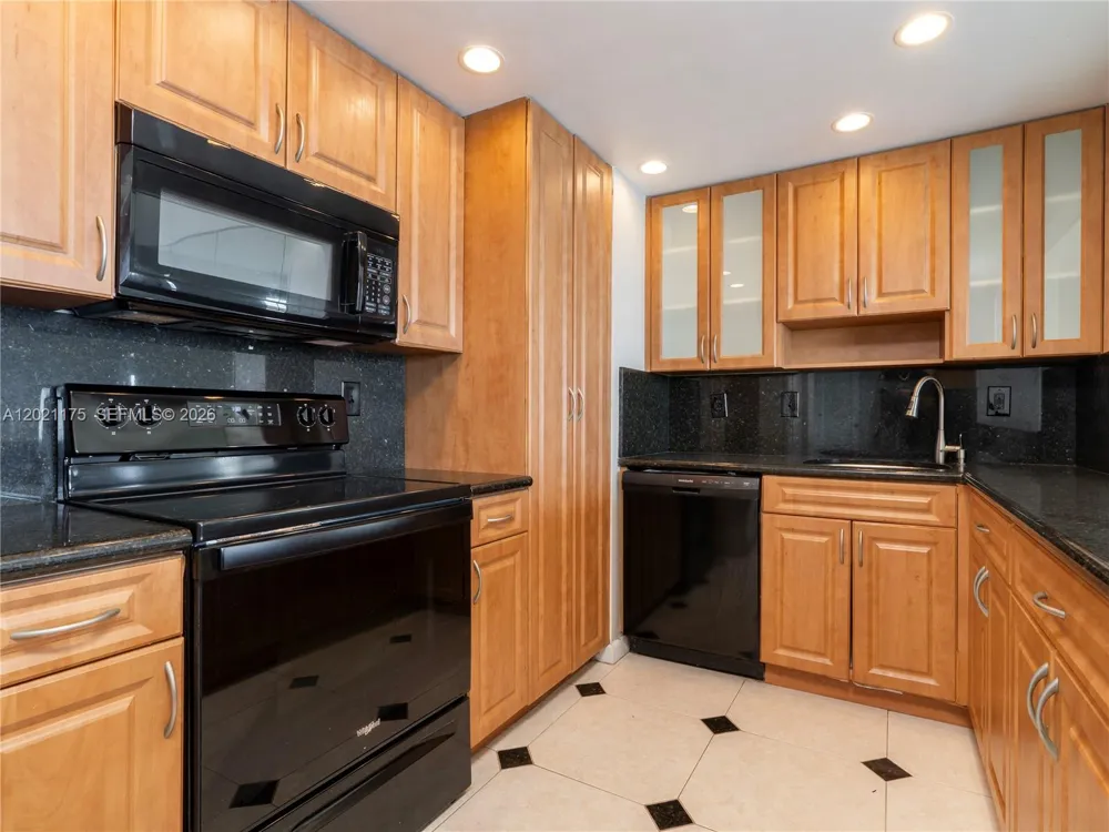 11111 Biscayne Blvd #912 Miami, FL 33181