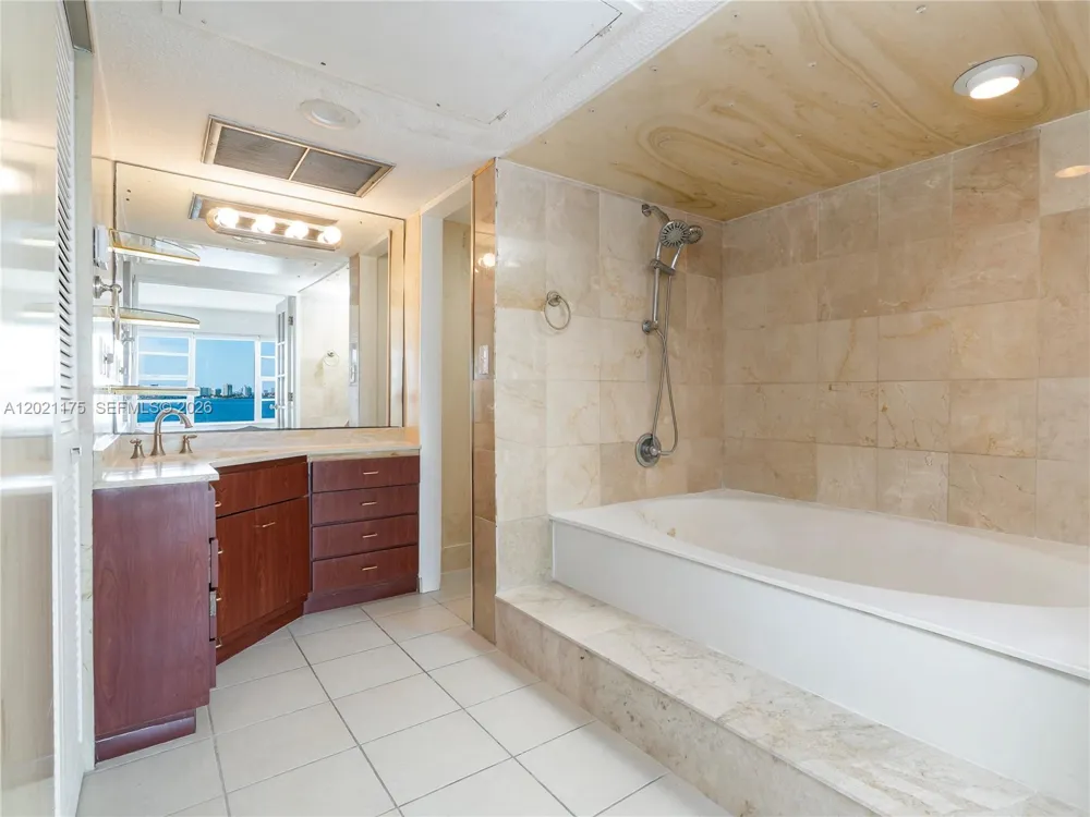 11111 Biscayne Blvd #912 Miami, FL 33181
