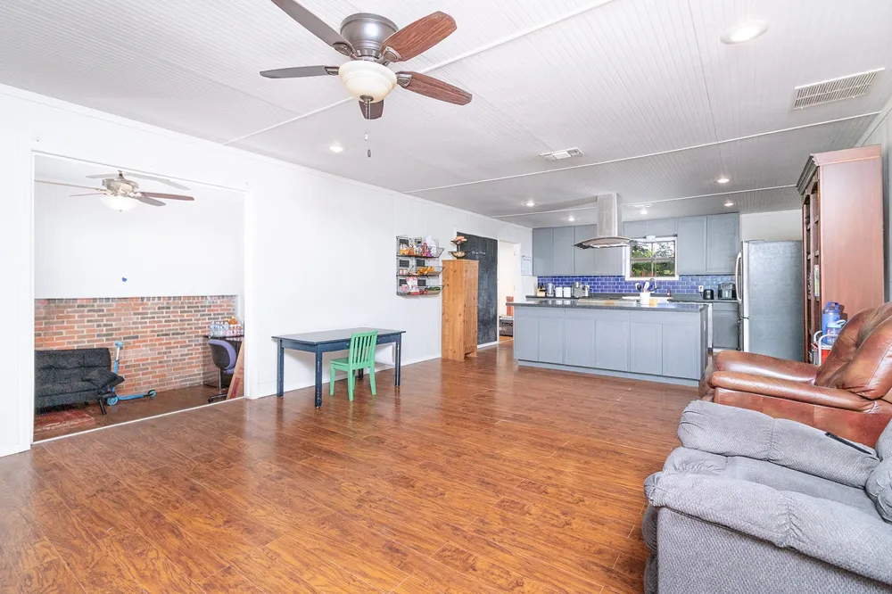 706 S Noyes Avenue Melvin, TX 76858