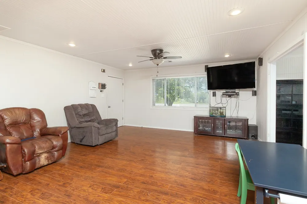 706 S Noyes Avenue Melvin, TX 76858