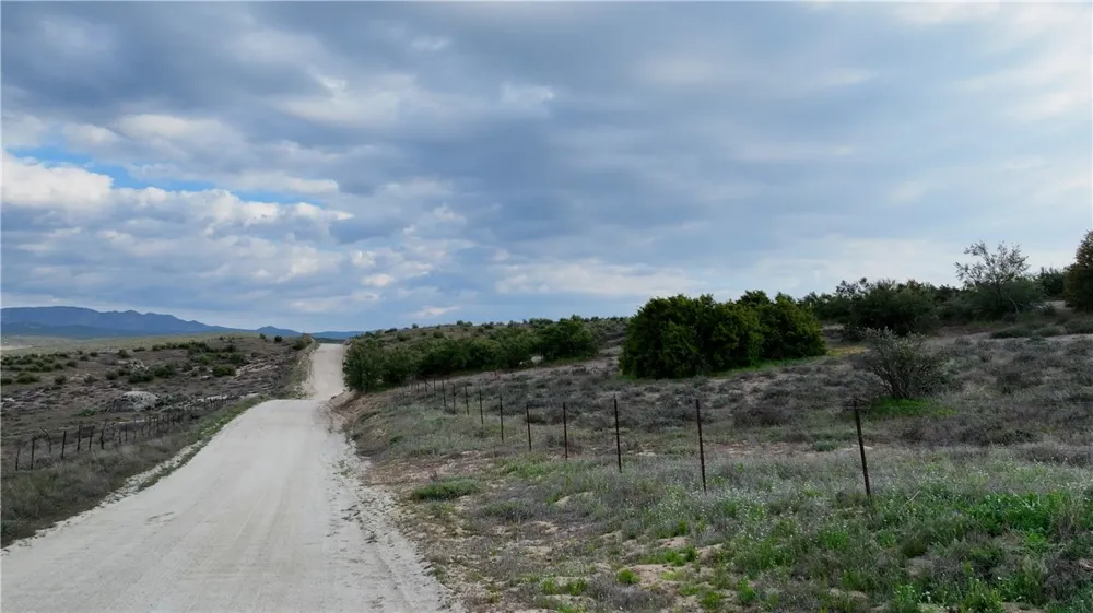 4 Indian Road Anza, CA 92539
