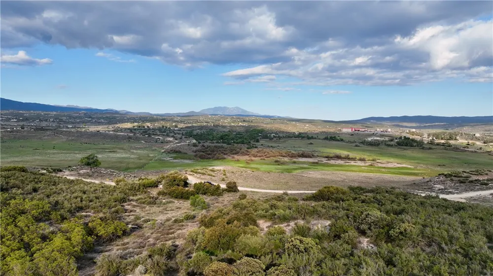 4 Indian Road Anza, CA 92539