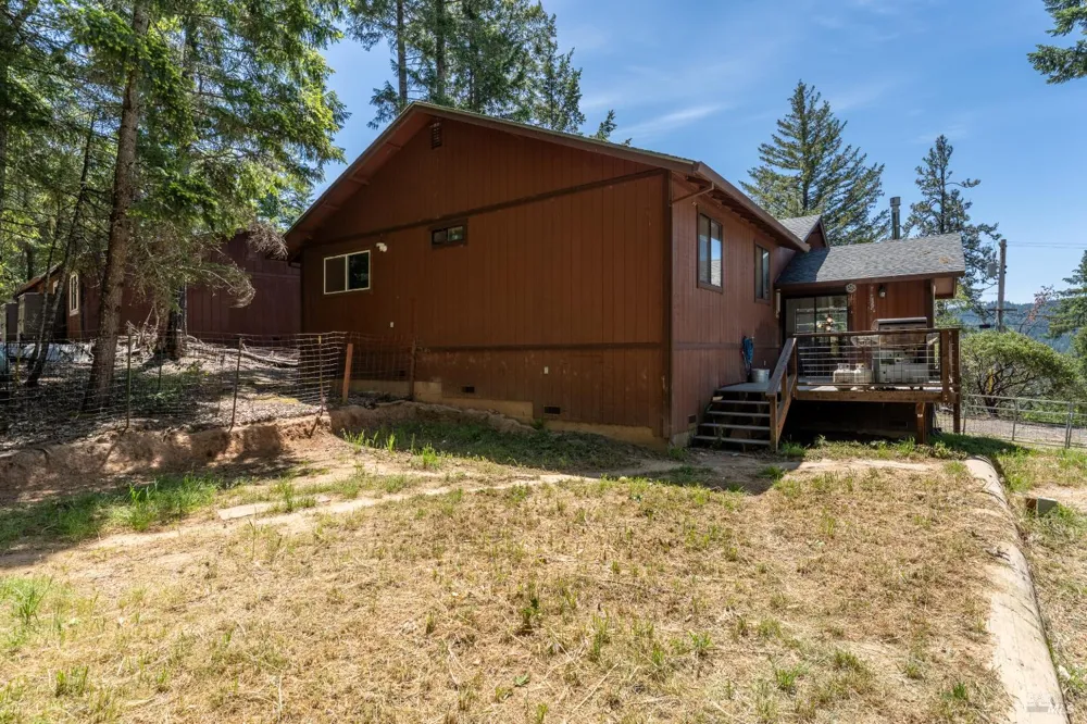 1618 Daphne Drive Willits, CA 95490