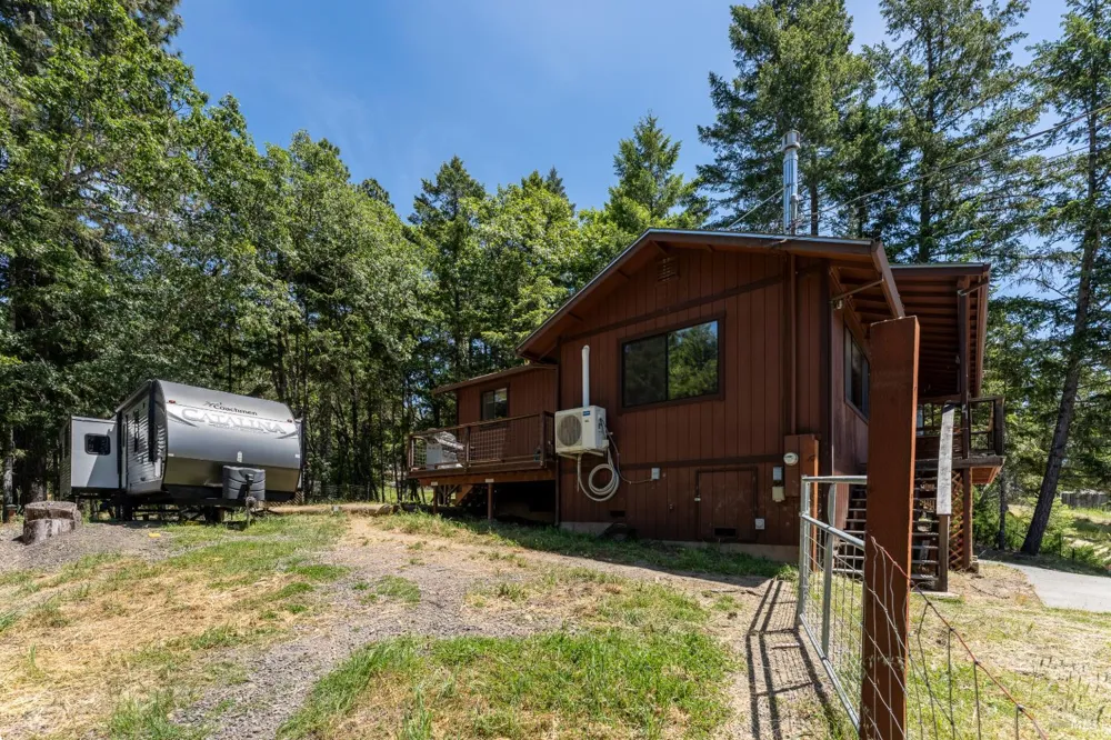 1618 Daphne Drive Willits, CA 95490